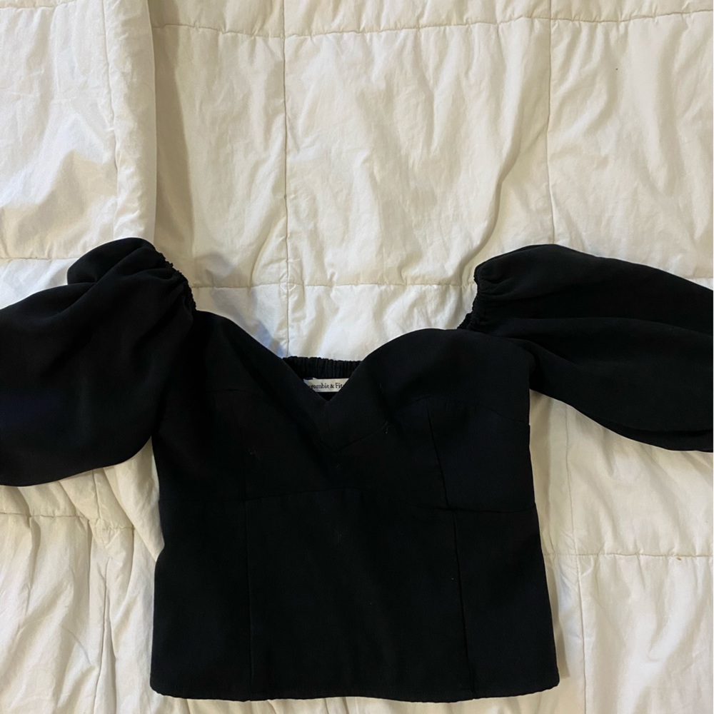 Abercrombie & Fitch Black Sweetheart Puff Sleeve Top